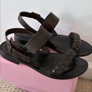 Elegant Brownish/black Leather Sandals